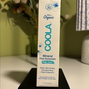 COOLA Mineral Face Sunscreen SPF 30 - White and Blue